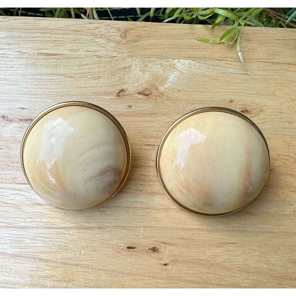 VTG Chameleon Clip Earrings 1.5 Inch Signed Celluloid Cream Round Cabs Gold Tone